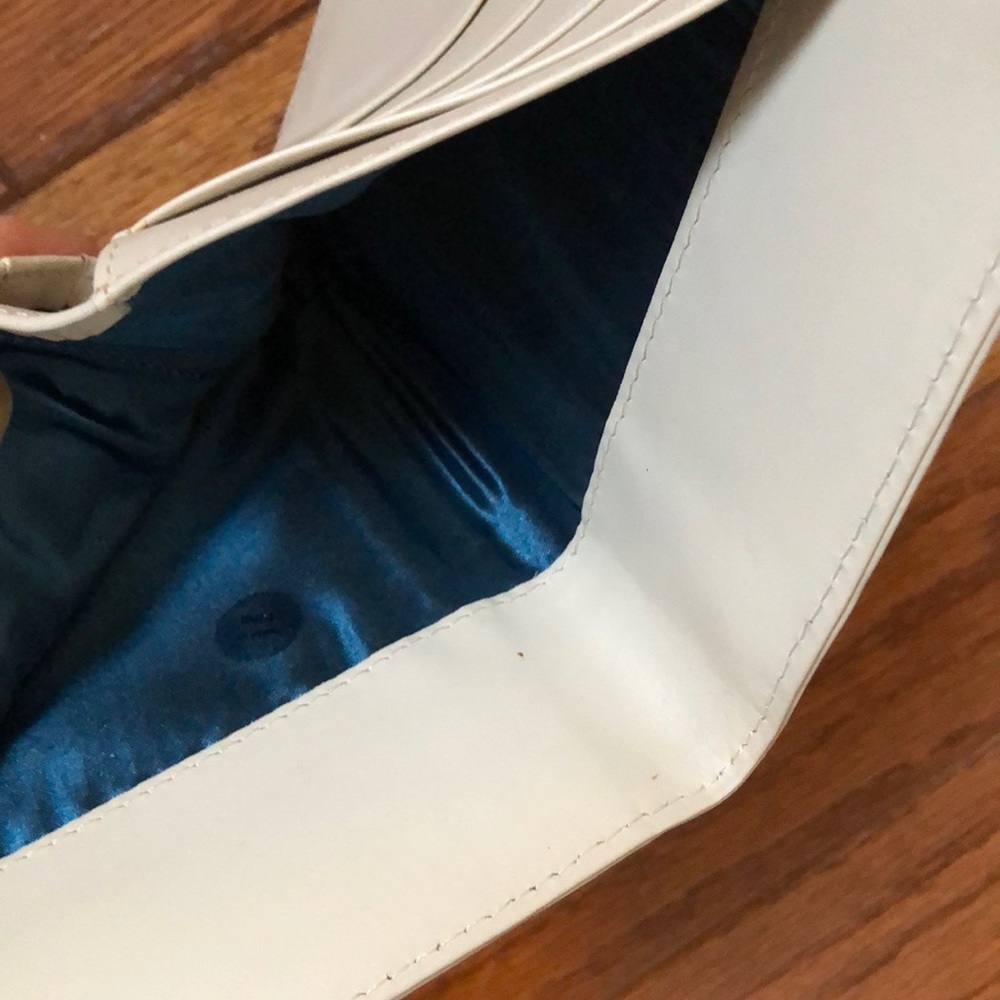 Red Envelope Wallet - Picture 5 of 6